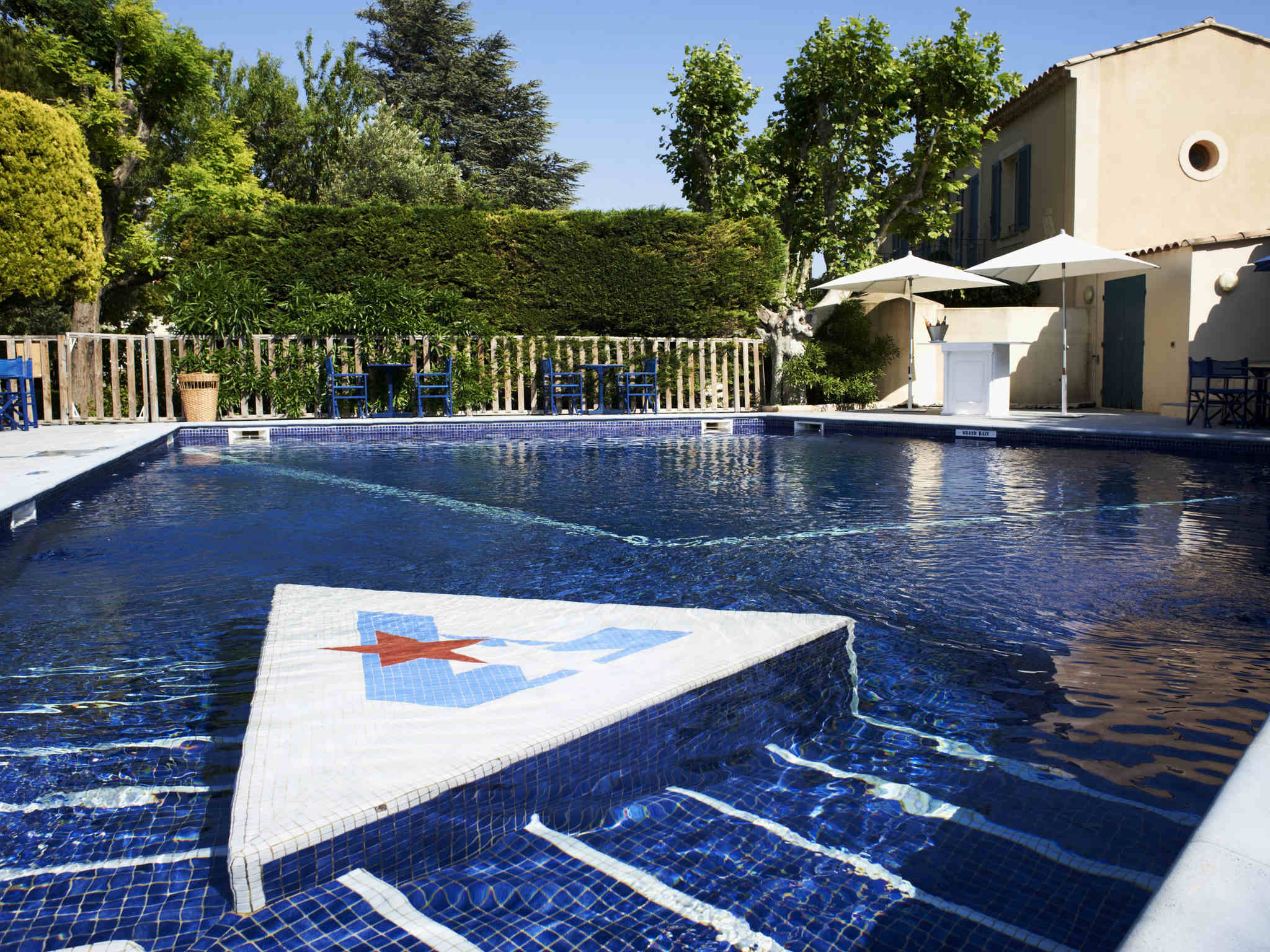 Hôtel Mercure Marseille Centre Bompard La Corniche 4*