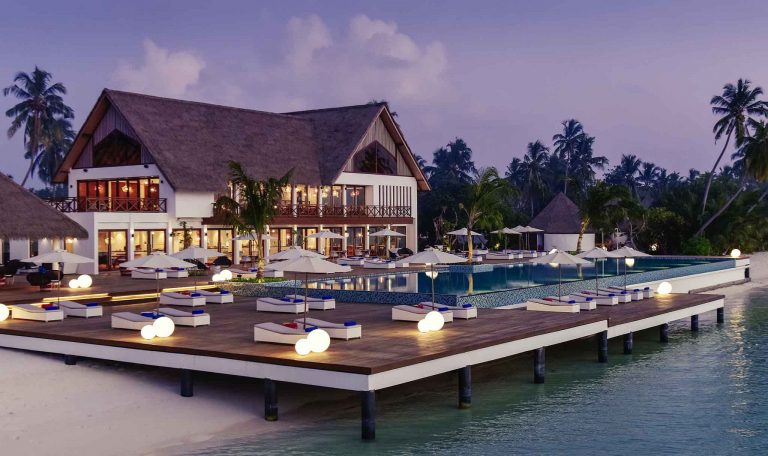 Mercure Maldives Kooddoo Resort 4*