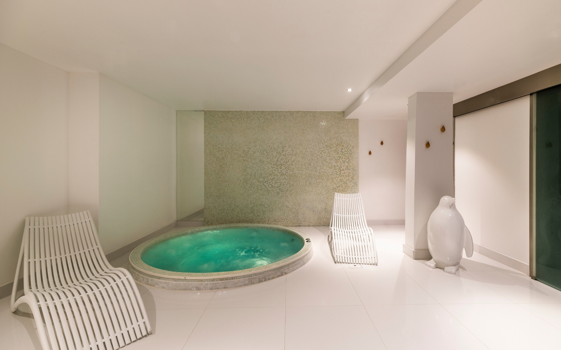 Chalet Blanc Hôtel & Spa 4*