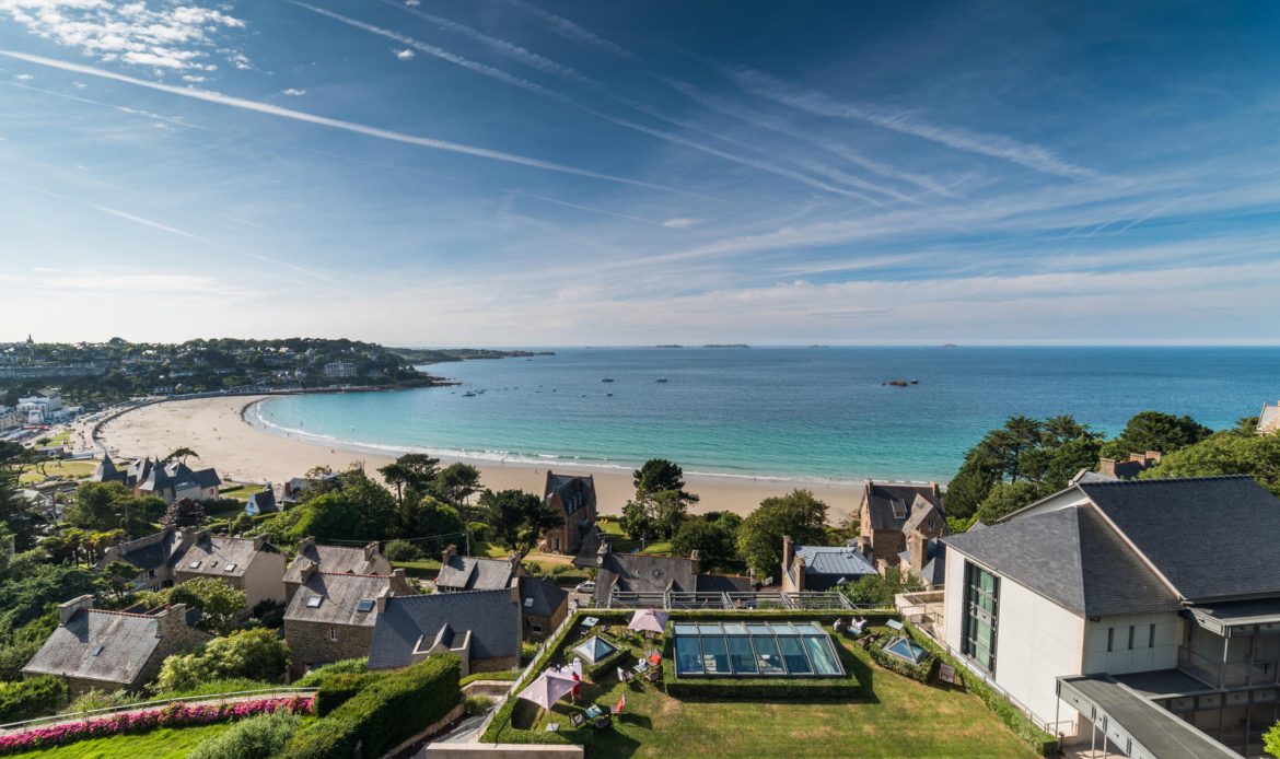 l-agapa-hotel-vue-mer-perros-guirec-credit-photo-yann-richard-1919x1281-1