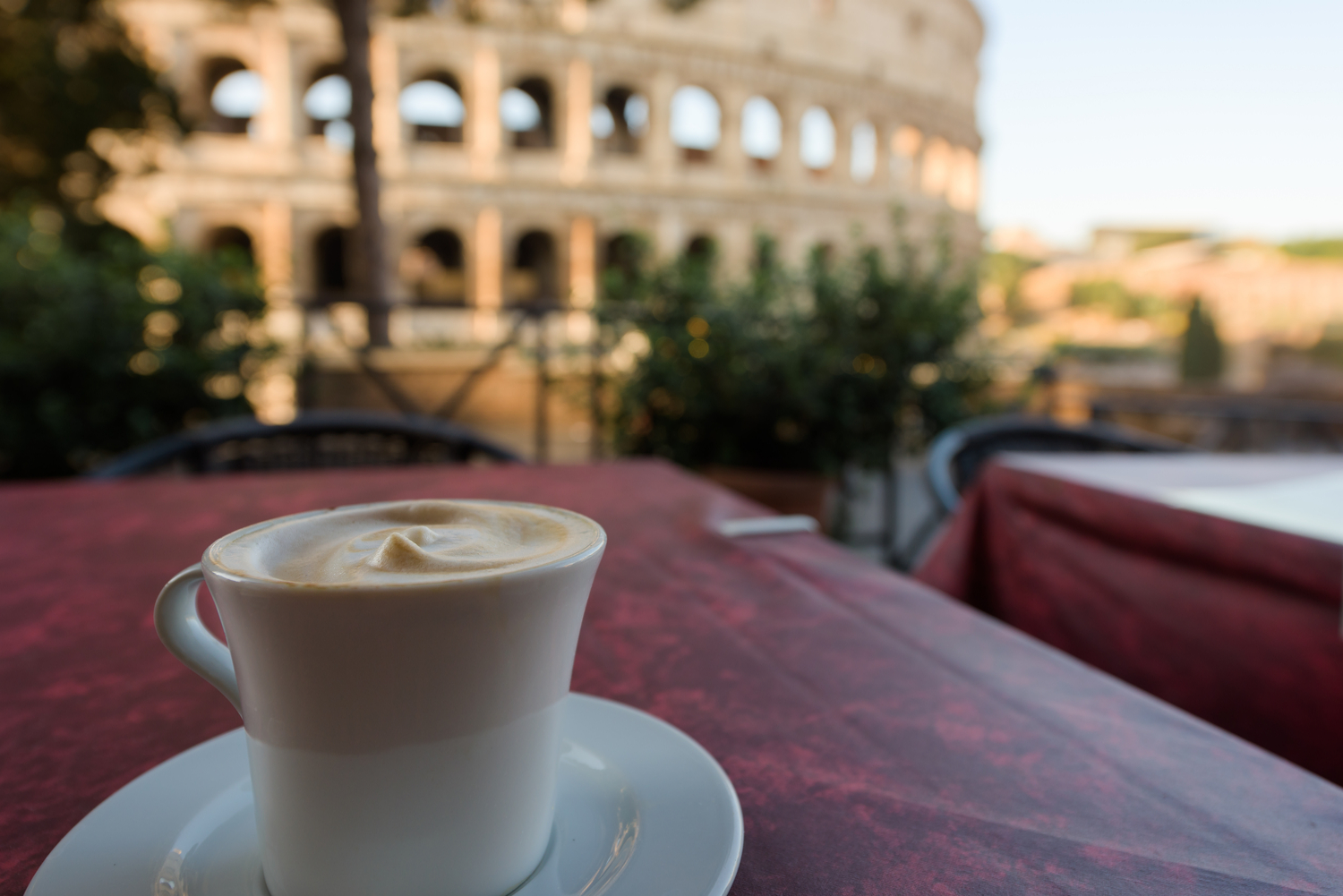 Prendre un café à Rome