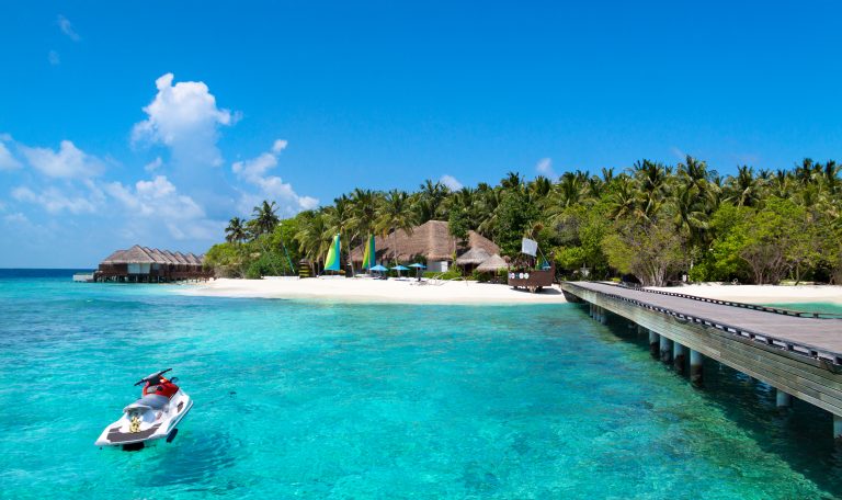 Faire du jet ski aux Maldives