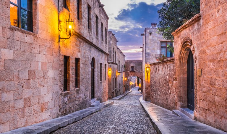 Aller à Rhodes