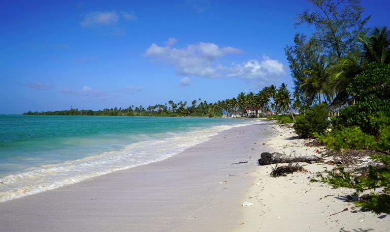 Plage de Pongwe