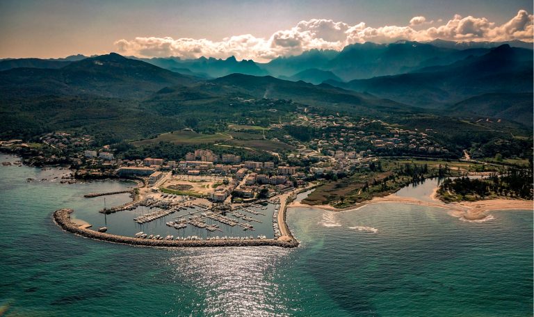 Plage du port solenzara