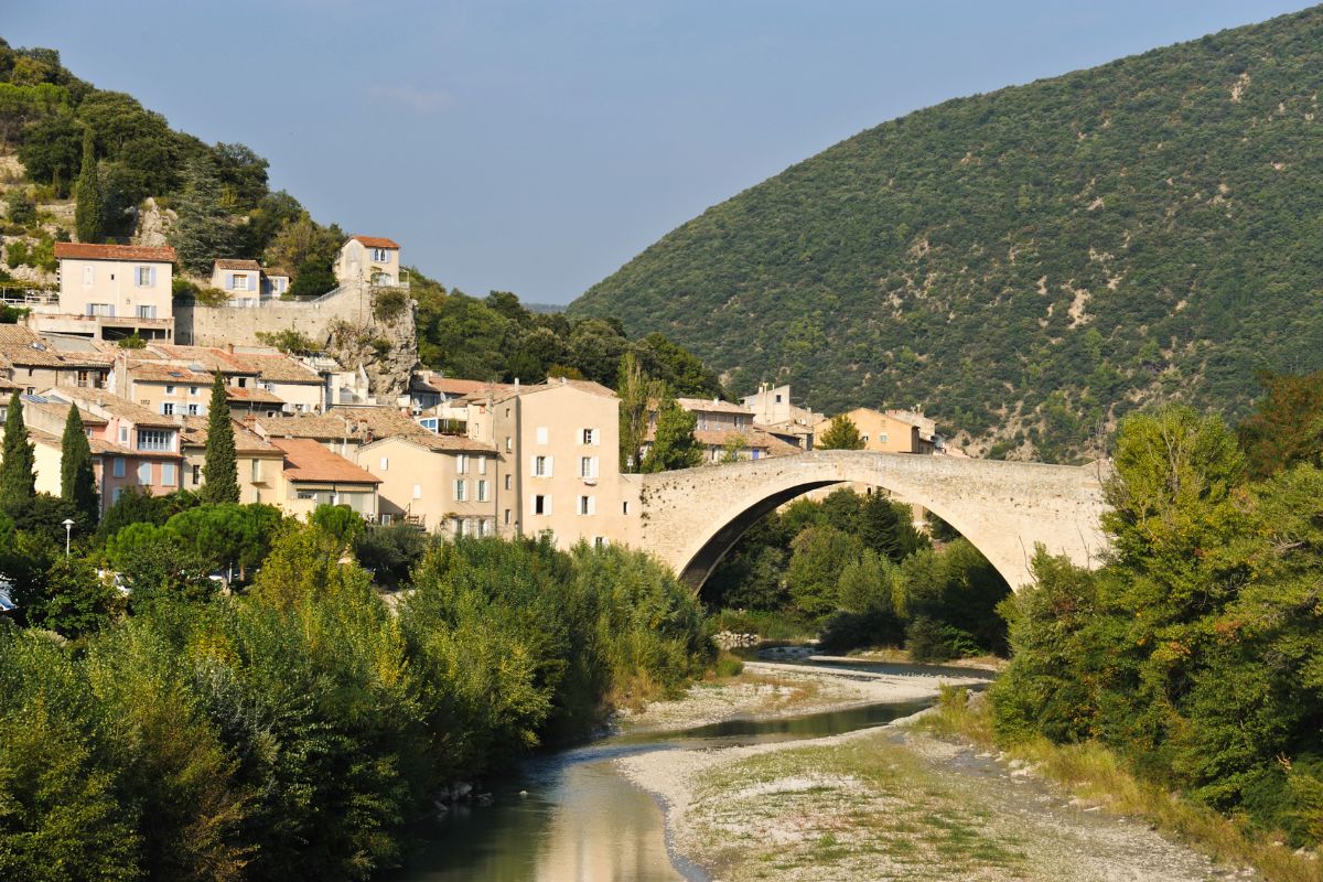 Les 10 plus beaux endroits de la Drôme provençale : un voyage au cœur de la France secrète