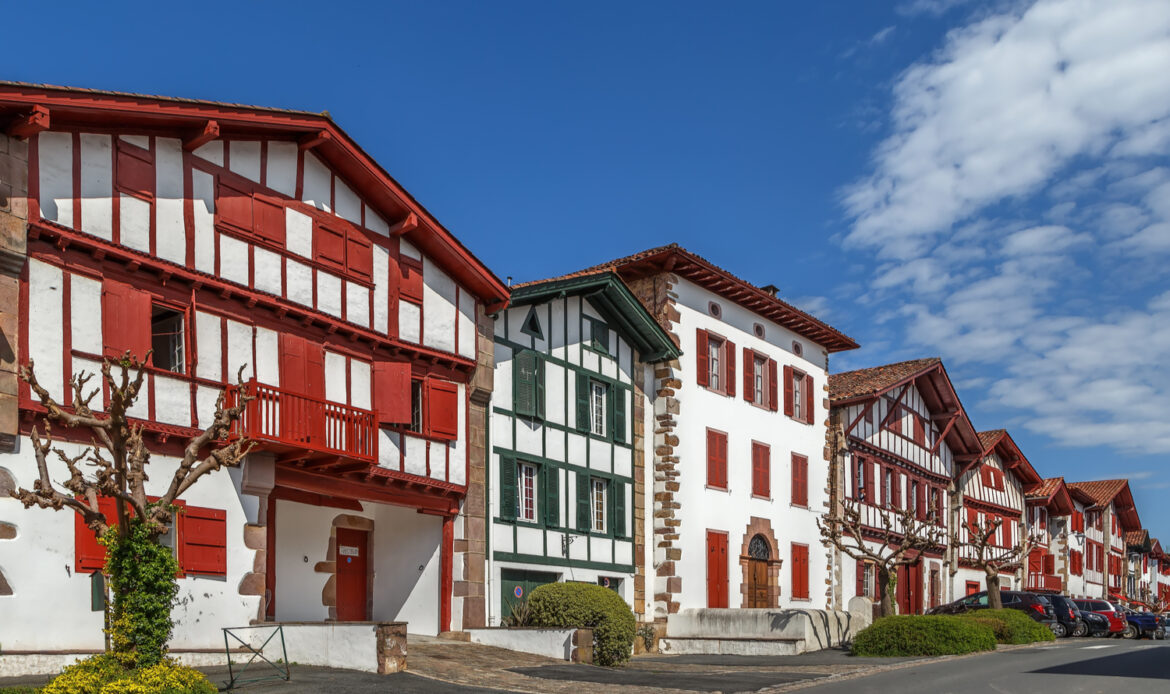 Top 10 des plus beaux villages du Pays Basque Français - Chéri fais tes ...
