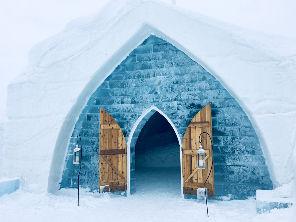 Dormir dans un hôtel de glace en laponie