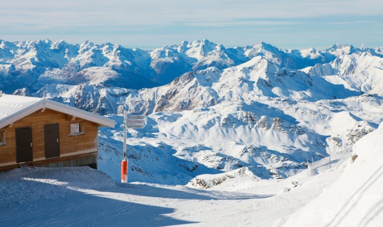 10 stations de ski alpes les plus enneigées