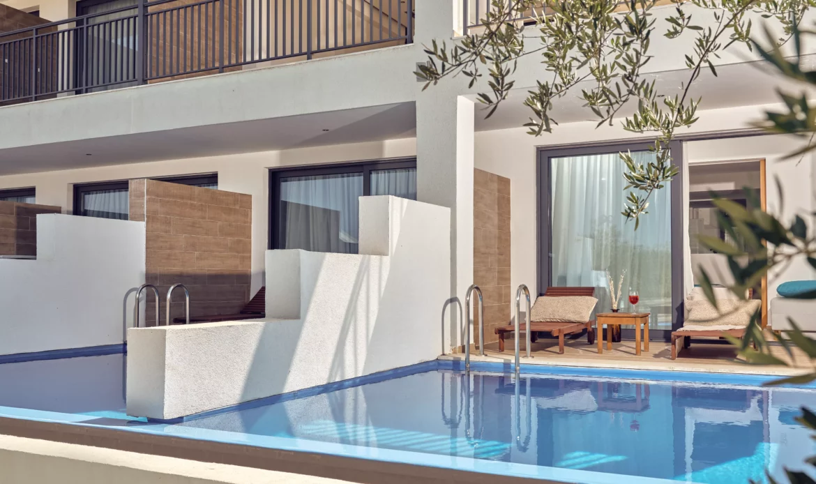 Cavo Orient Beach Hotel & Suites 4*