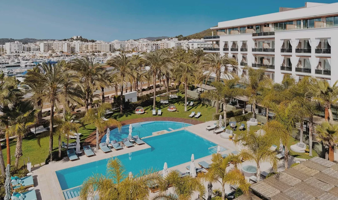 Hotel Aguas De Ibiza 5*