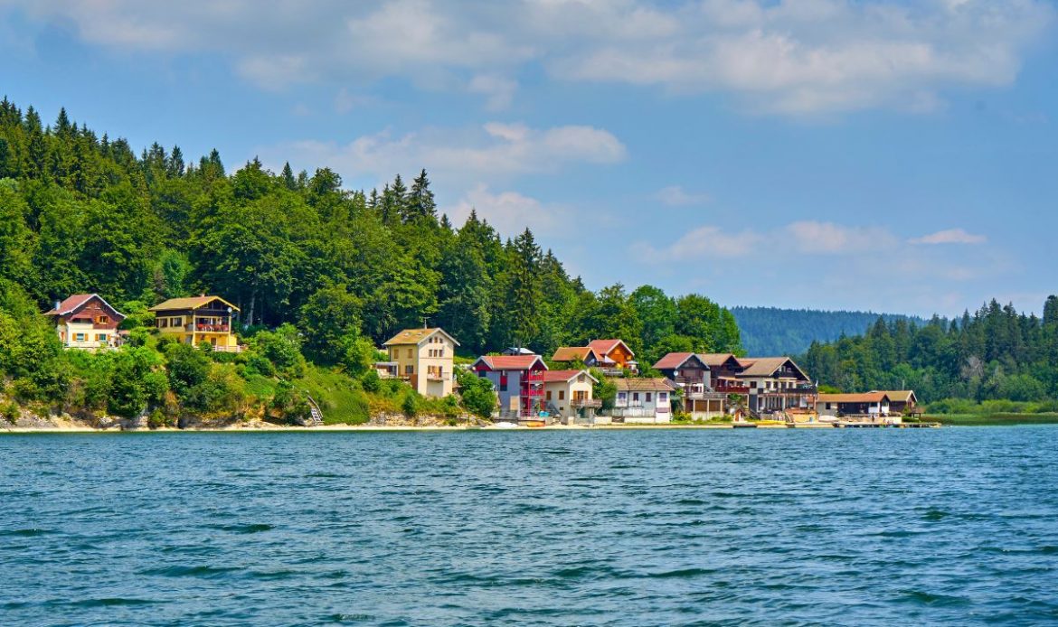 Lac de Saint-Point dans le Jura