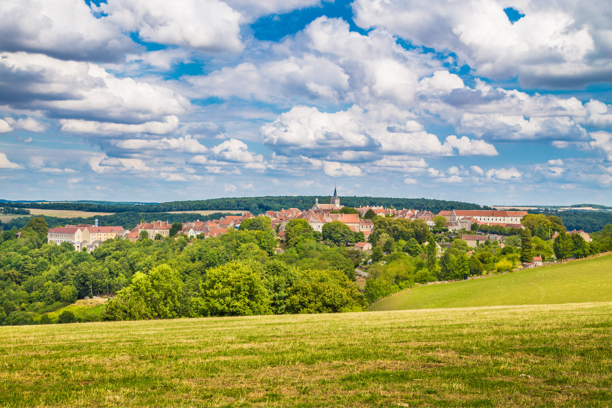 village-autour-route-des-vins-en-bourgogne