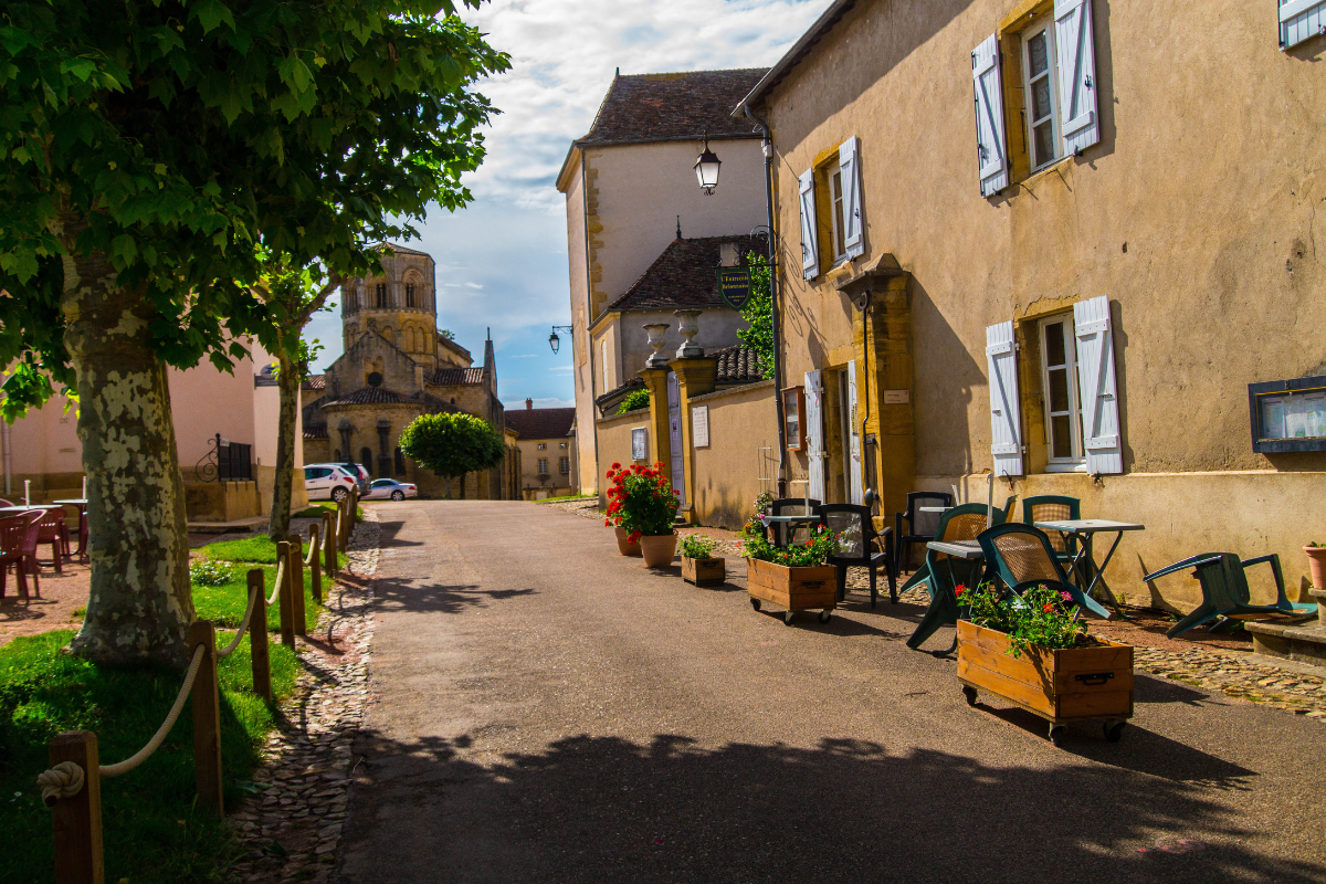 village-autour-route-des-vins-en-bourgogne