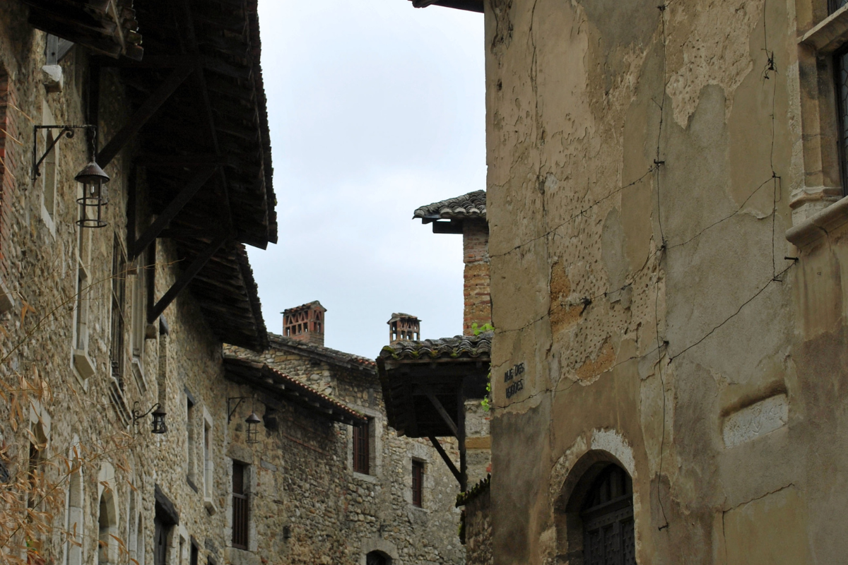 village-autour-saint-etienne