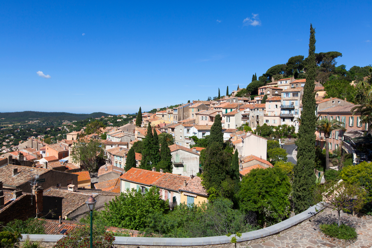 plus-beau-village-autour-cavalaire