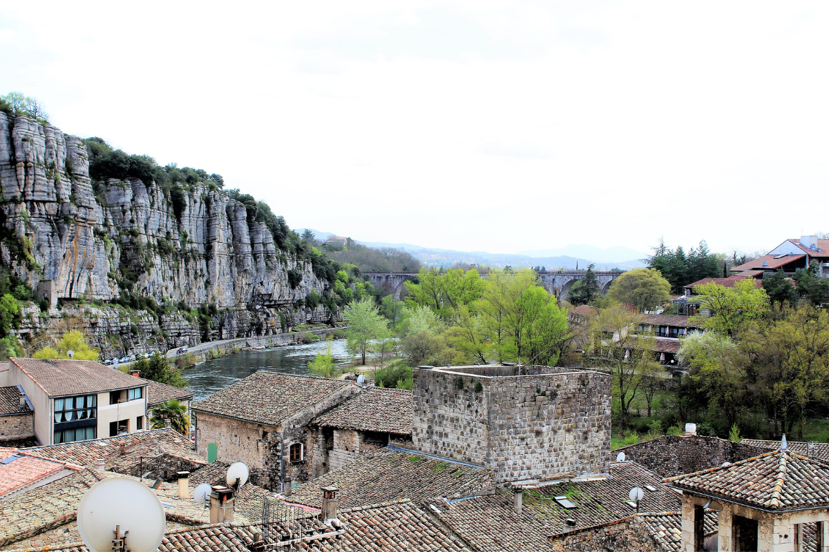 village-autour-saint-etienne