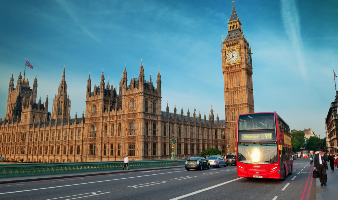 Comment se rendre à Londres en voiture ? Chéri fais tes valises