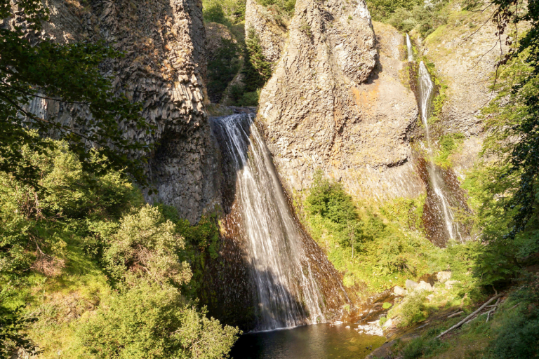 https://www.cherifaistesvalises.com/les-7-plus-belles-balades-a-faire-en-ardeche-cet-ete/