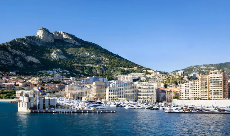 Hôtel Riviera Marriott Porte de Monaco 4*