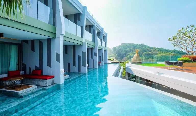 The Crest Resort & Pool Villas 5*