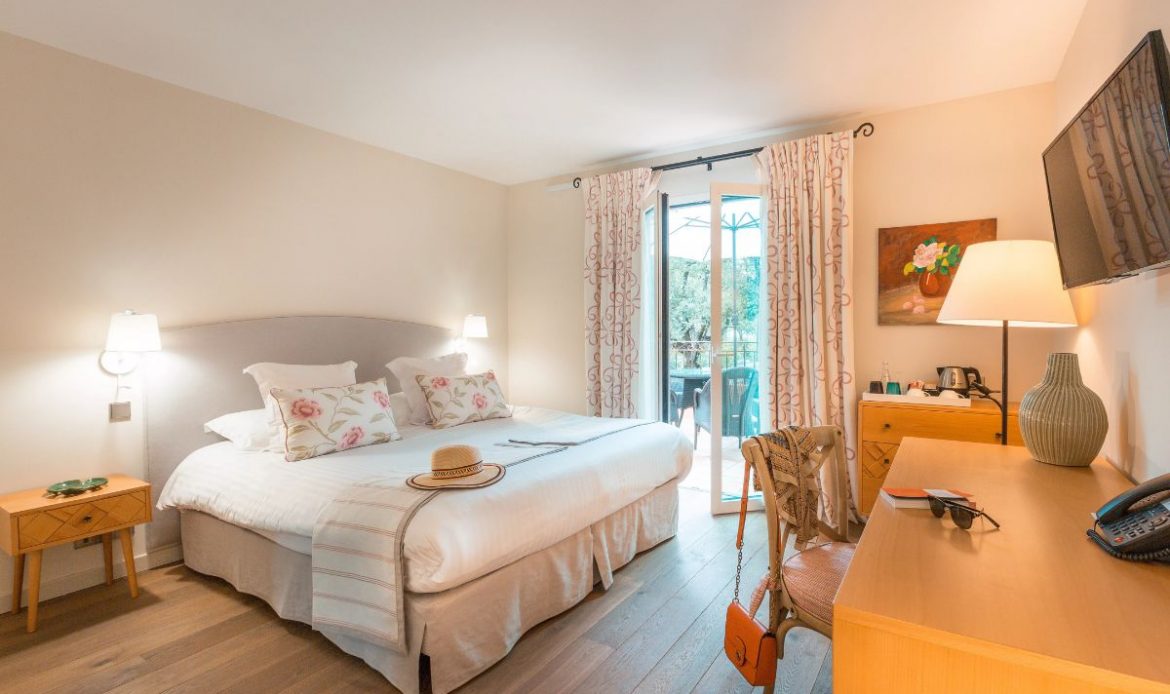 Hôtel Spa & Restaurant Cantemerle 4*