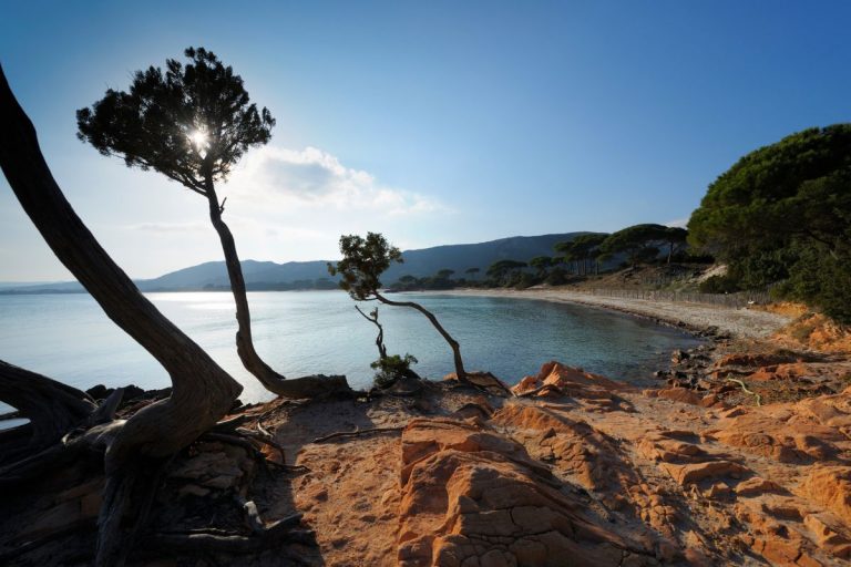 Hôtel pied dans l'eau en Corse