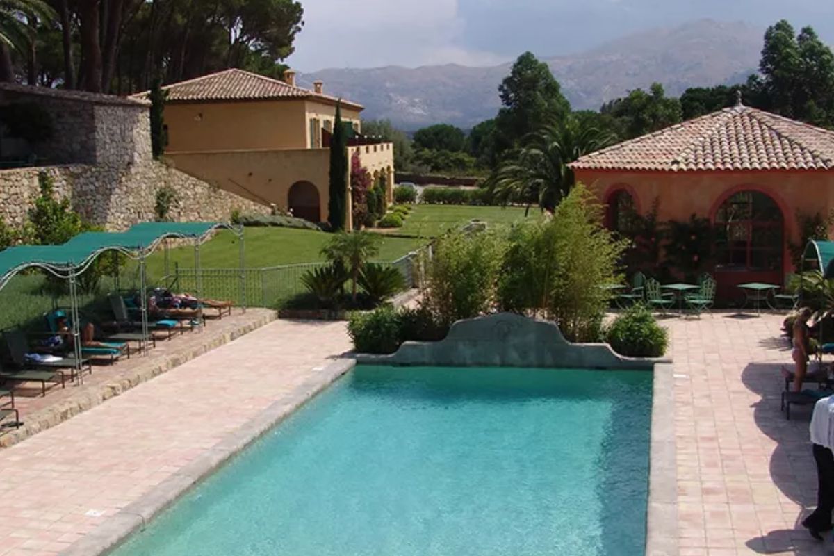 Hôtel pieds dans l'eau en Corse