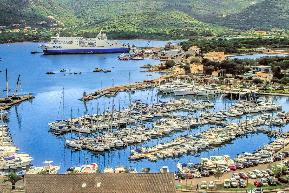 Hôtel pieds dans l'eau en Corse