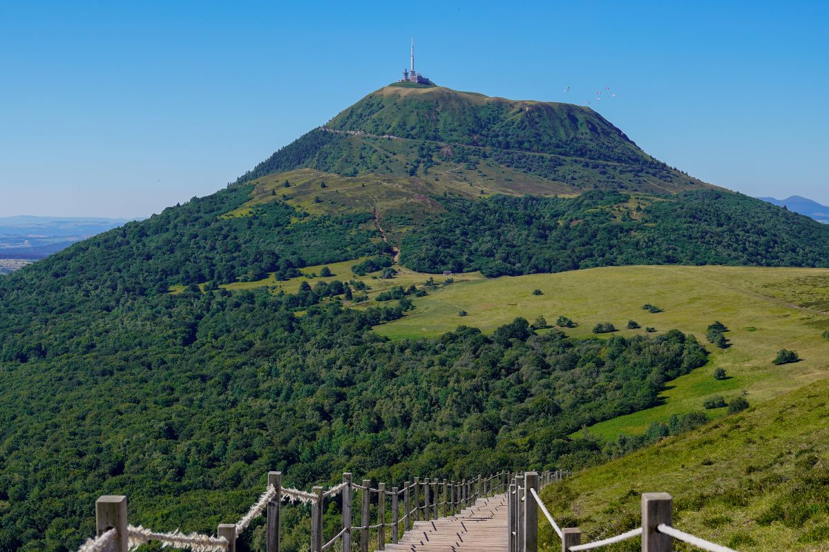 loger pour visiter les volcans d'auvergne