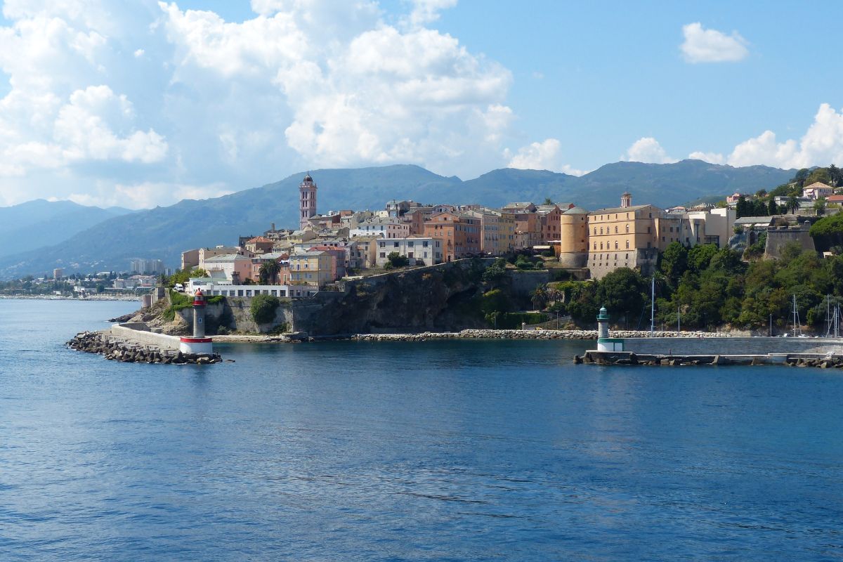 Ajaccio ou bastia