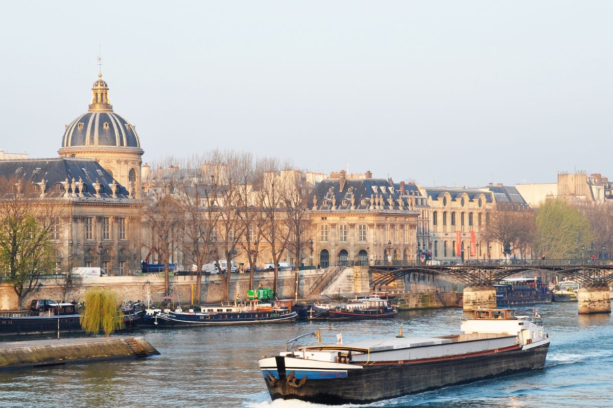 Dormir dans une péniche à Paris