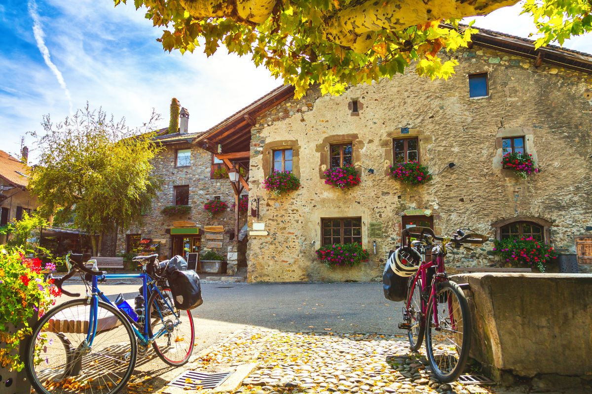 Plus beaux villages de savoir à voir l'été