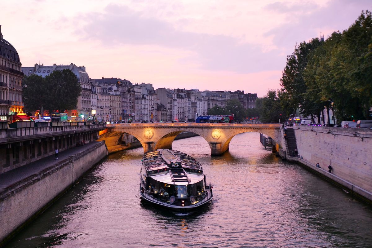 Dormir dans une péniche à Paris