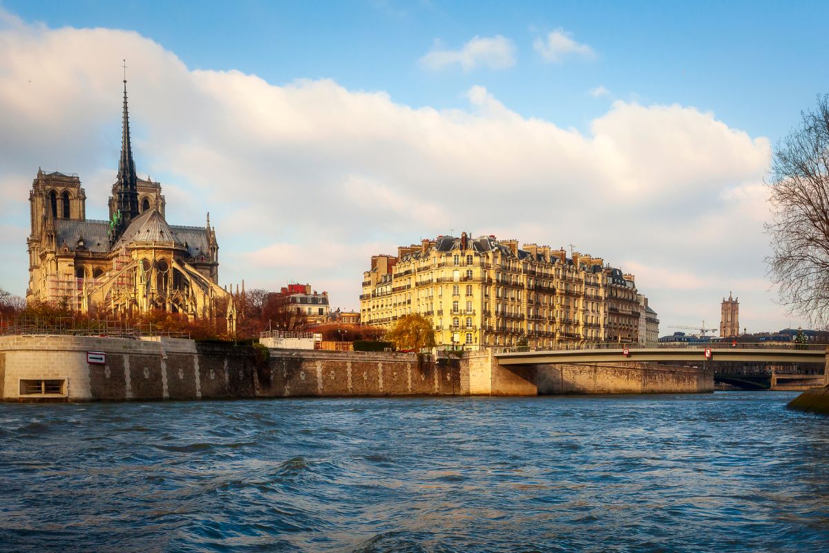 ou se baigner dans la scene a paris