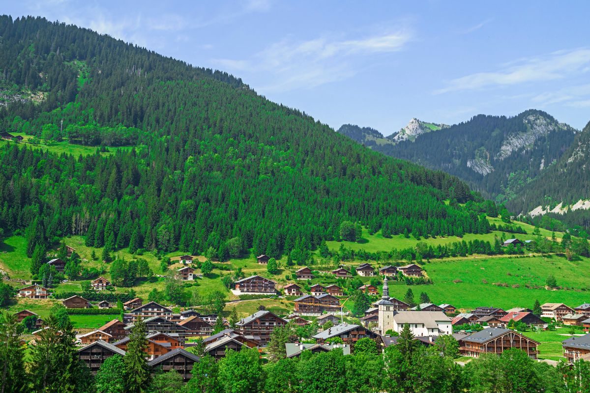 Plus beaux villages de savoir à voir l'été