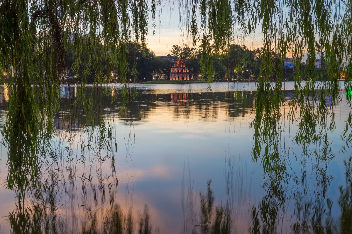 Le Lac Hoan Kiem