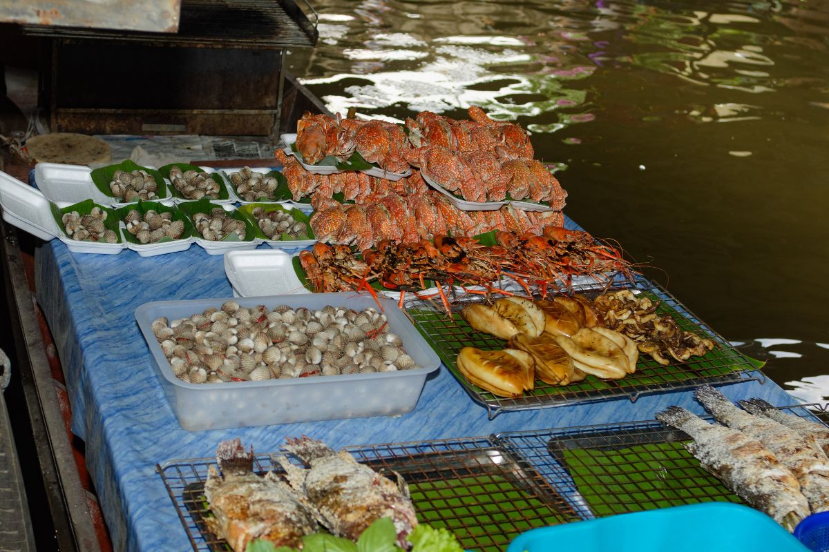 Les meilleurs marchés flottants à découvrir à Bangkok