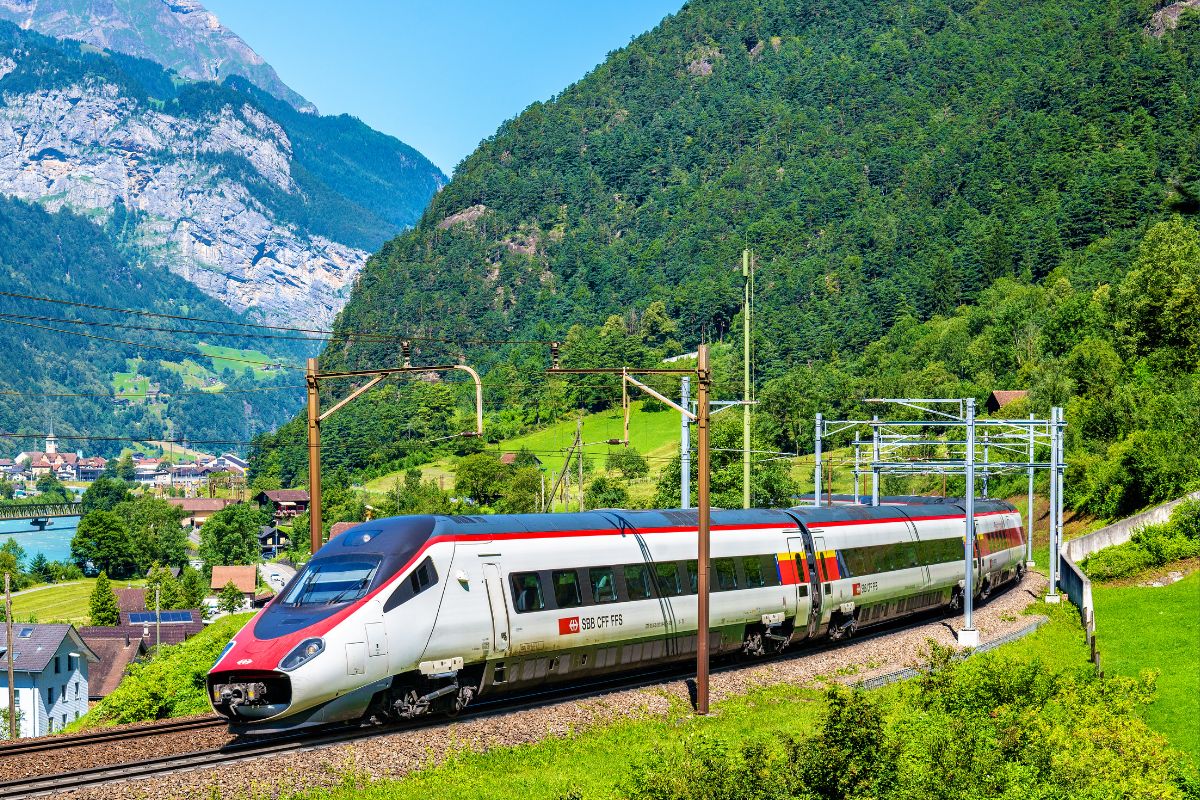 Les 5 plus beaux trains panoramiques à découvrir en Suisse