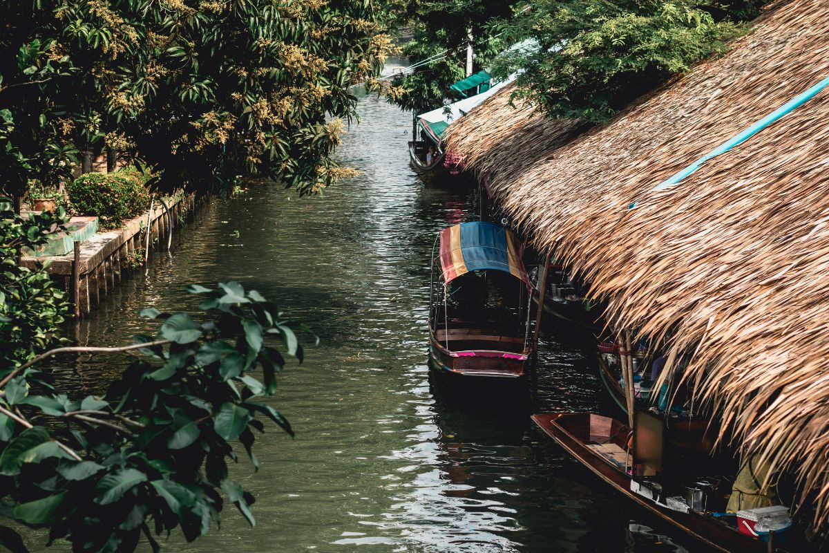 Les meilleurs marchés flottants à découvrir à Bangkok