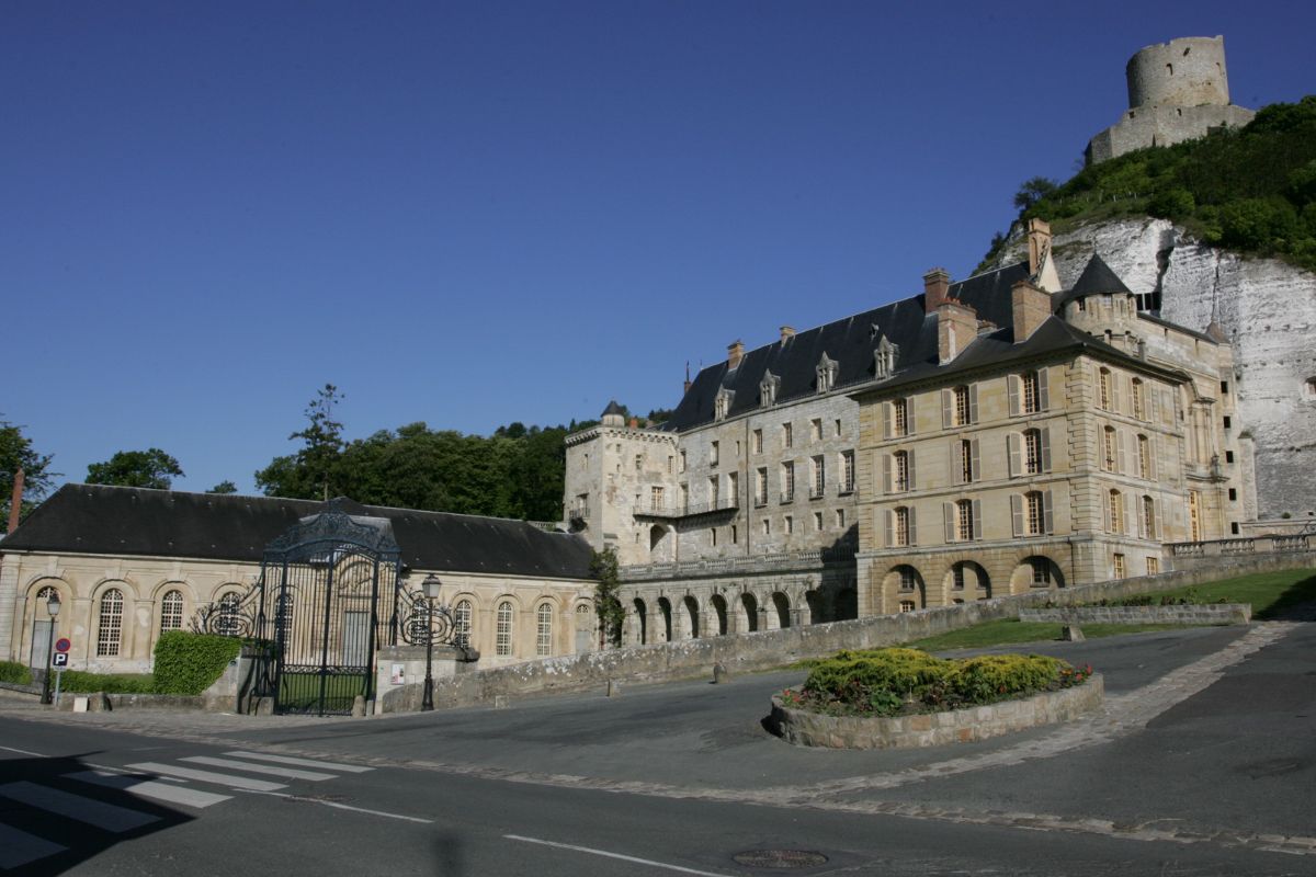 Les 8 meilleurs villages à 2h de Paris seulement !