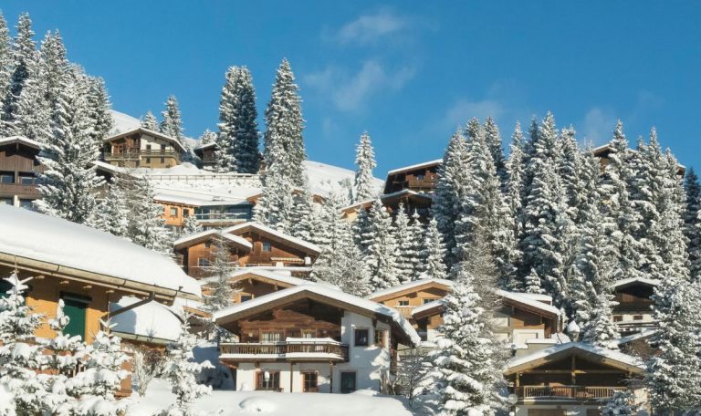 Les meilleures destinations pour passer le Nouvel An au ski dans les Pyrénées