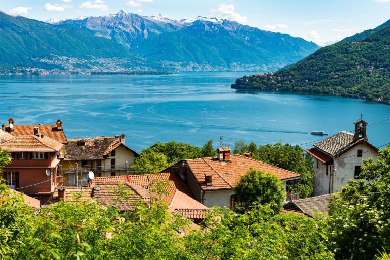 Voici comment visiter les Lacs Italiens en voiture & Ou loger ? - Chéri