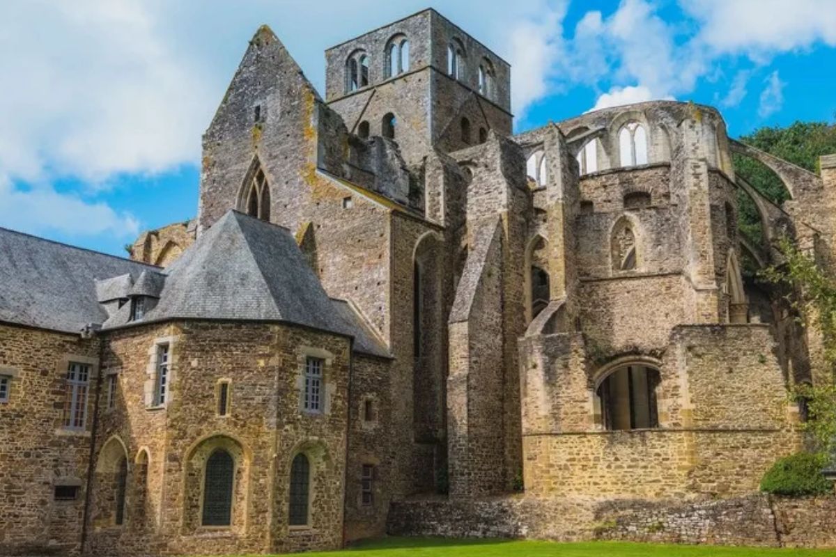 Les 8 plus beaux endroits de Normandie pour une retraite spirituelle