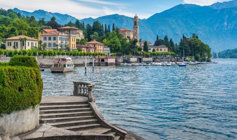 Voici comment visiter les Lacs Italiens en voiture & Ou loger ?