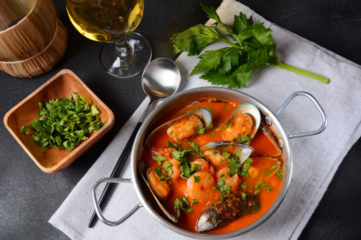 La bouillabaisse à Marseille : Les meilleures 6 adresses authentiques à ne pas manquer