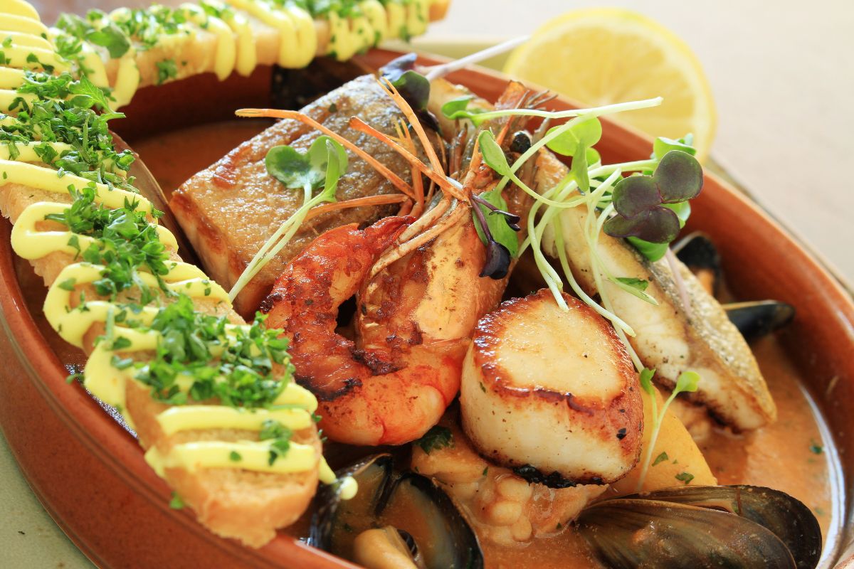 La bouillabaisse à Marseille : Les meilleures 6 adresses authentiques à ne pas manquer