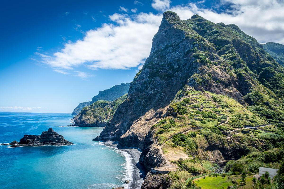 Madère ou Tenerife : Quel choix pour ses vacances 2025 ?
