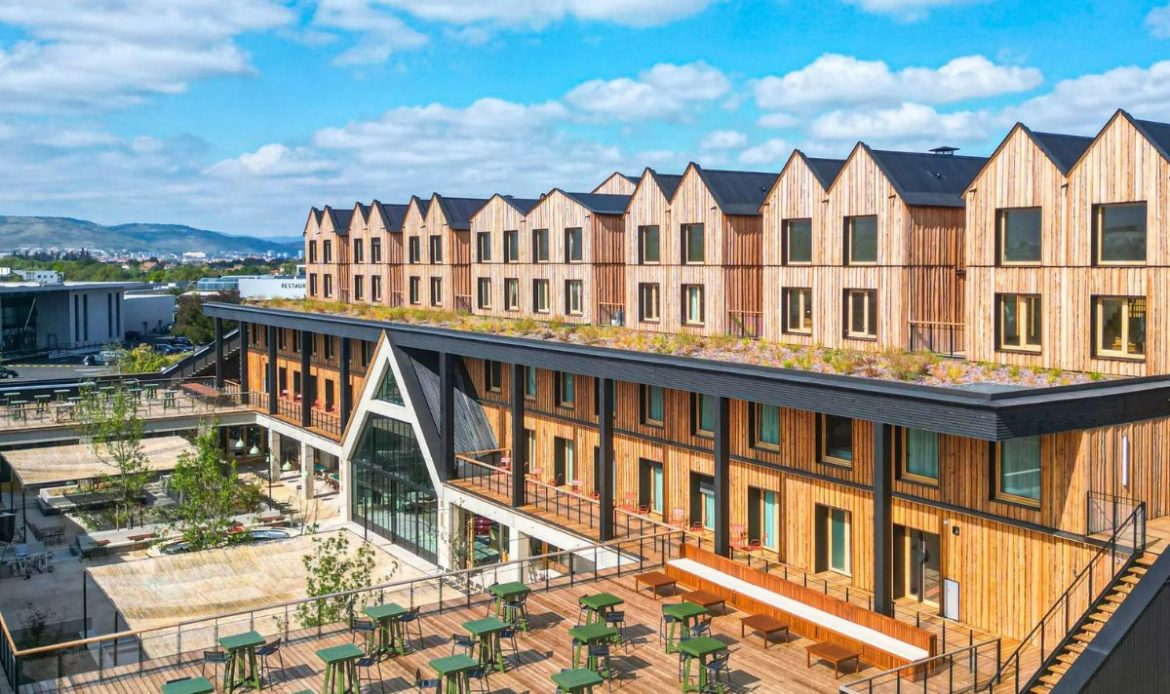 Parc Vulcania et GRAND MESS Clermont-Ferrand 4*