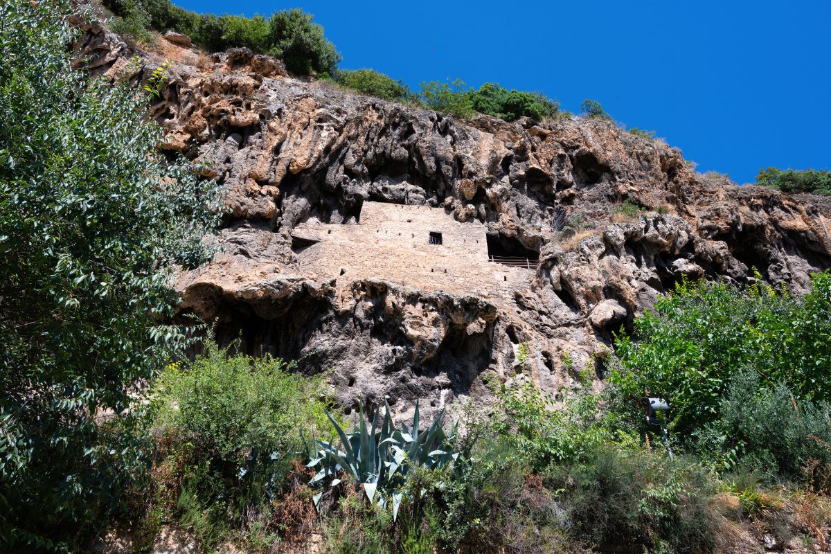 Cotignac troglodyte